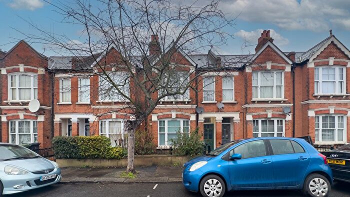 1 Bedroom Flat For Sale In Midmoor Road, London, SW12