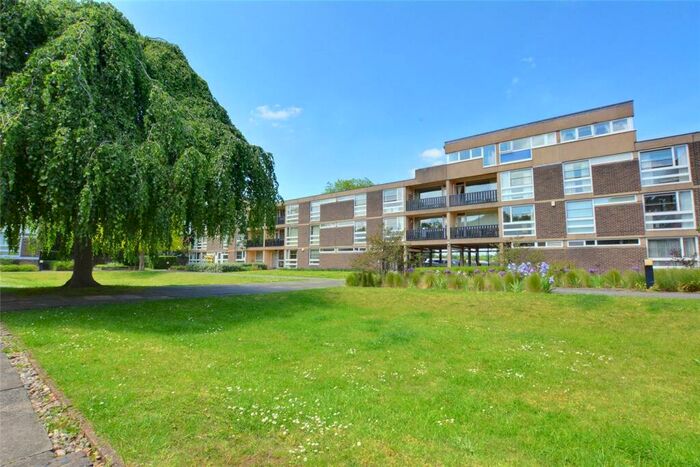 3 Bedroom Apartment To Rent In South Row, Blackheath, London, SE3