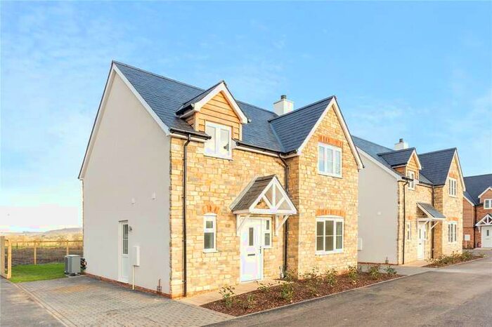 4 Bedroom Detached House For Sale In Norton Road, Sutton Venery, Warminster, Wiltshire, BA12