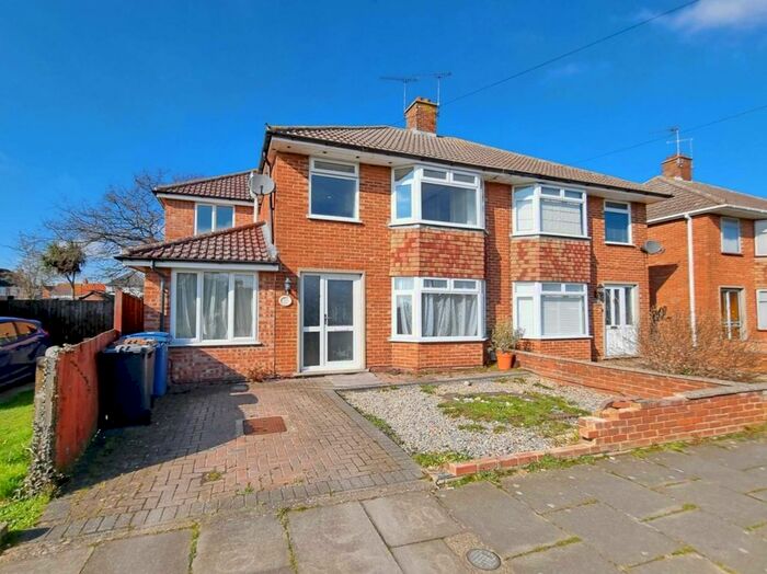 4 Bedroom Semi-Detached House To Rent In Dumbarton Road, Ipswich, IP4