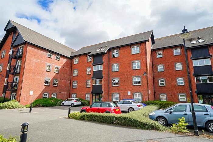 2 Bedroom Flat For Sale In West Dock, The Wharf, Linslade, LU7