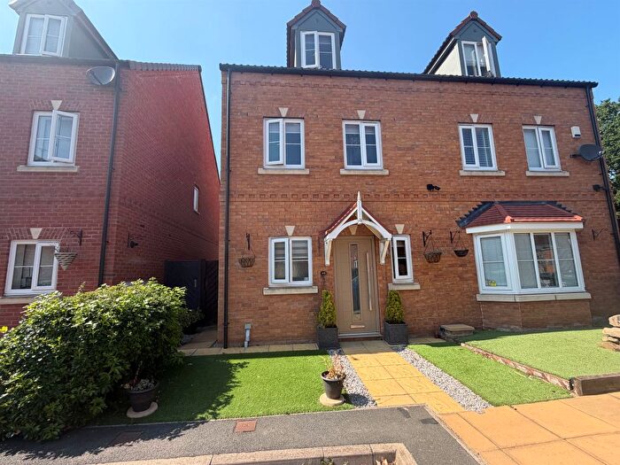 3 Bedroom Semi-Detached House For Sale In Skylark View, Wath-Upon-Dearne, Rotherham, S63