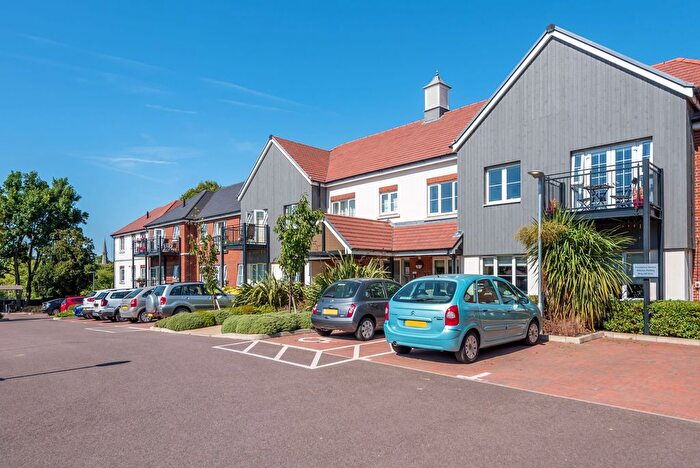 1 Bedroom Flat For Sale In Eaves Court, Princes Risborough, HP27