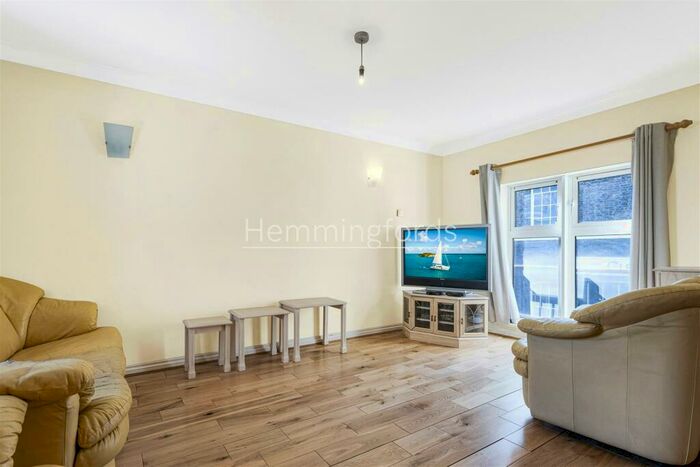 3 Bedroom Apartment To Rent In Leeds Court, St. John Street, EC1V