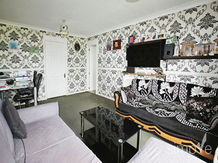 1 Bedroom Flat To Rent In Burns Close, Hayes, Middlesex, UB4