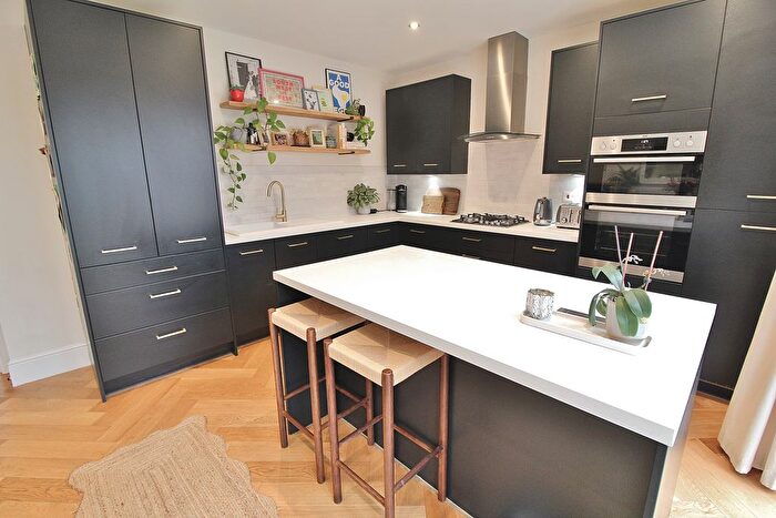 3 Bedroom Detached House For Sale In Ainsworth Road, Waterlooville, PO7