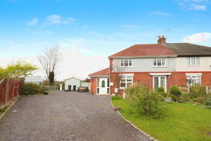 3 Bedroom Semi-Detached House For Sale In Meadow Grove, Winsford, CW7