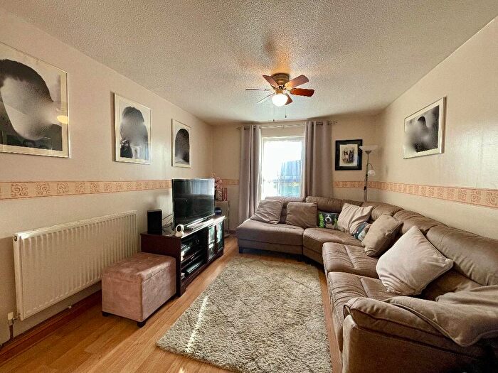 3 Bedroom Terraced House For Sale In Thurspit Place, Ecton Brook, NN3