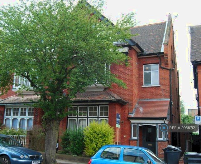 Studio To Rent In Heathfield Park, London, NW2
