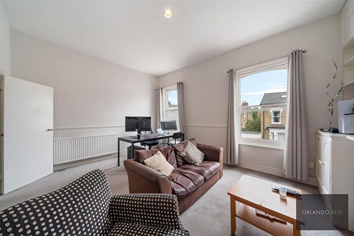2 Bedroom Flat To Rent In Rattray Road, London, SW2