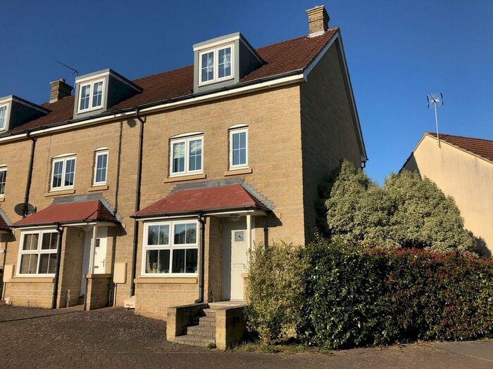 4 Bedroom Town House To Rent In Freestone Way, Corsham, SN13