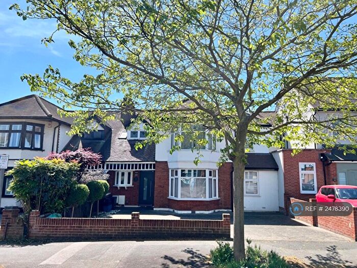 3 Bedroom Semi-Detached House To Rent In Bressey Grove, London, E18