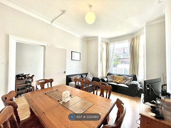 5 Bedroom Terraced House To Rent In Vant Road, London, SW17