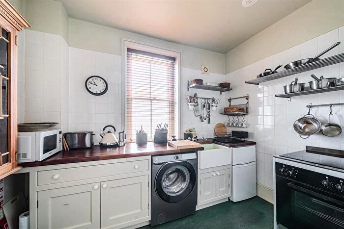 2 Bedroom Apartment To Rent In Kingsbury Square, Wilton, SP2