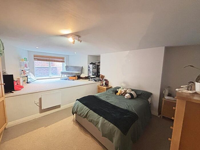 1 Bedroom Flat To Rent In Cardigan Road, Leeds, LS6