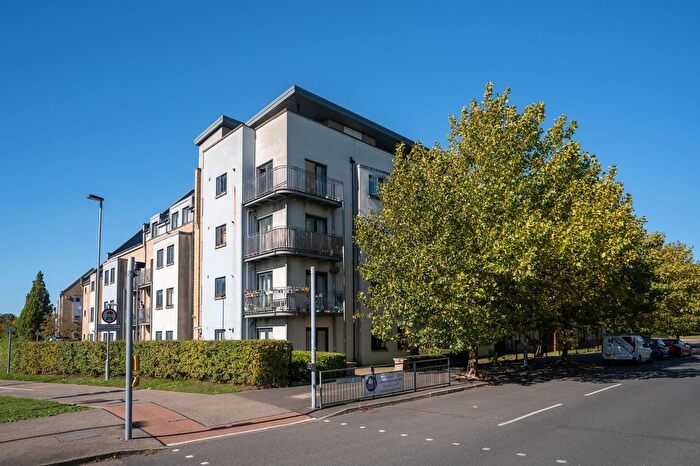 2 Bedroom Flat For Sale In Chariot Way, Cambridge, CB4