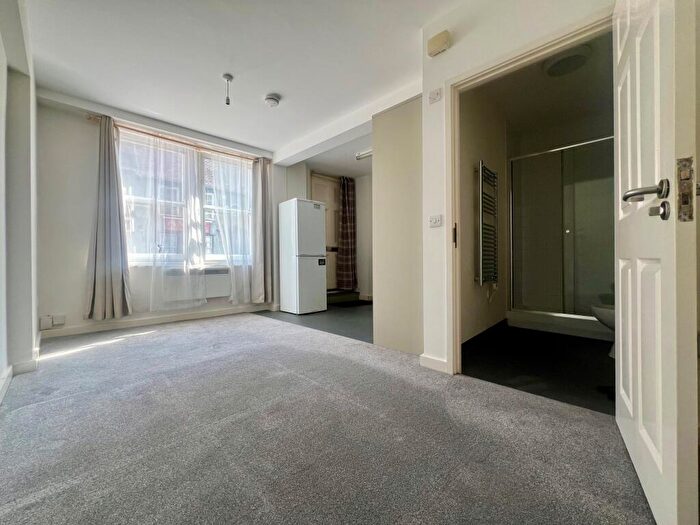 Studio To Rent In East Hill, Colchester, CO1