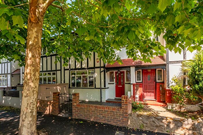 4 Bedroom Property For Sale In Merton Hall Gardens, Wimbledon, London, SW20