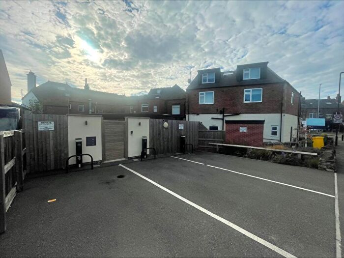 1 Bedroom Flat To Rent In Featherbank Avenue, Horsforth, Leeds, West Yorkshire, LS18