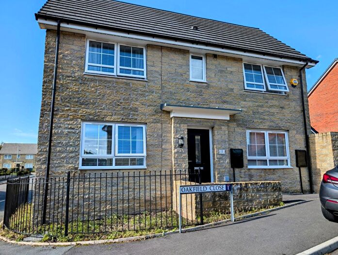 3 Bedroom Detached House For Sale In Oakfield Close, Hyde, SK14