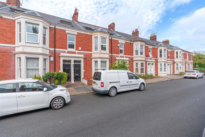 6 Bedroom Maisonette To Rent In £pppw - Holmwood Grove, Jesmond, NE2