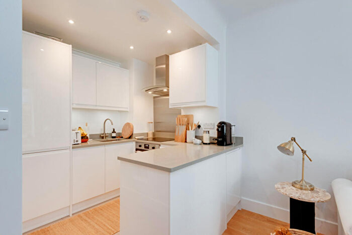 1 Bedroom Apartment To Rent In Grove End Gardens, Grove End Road, St Johns Wood, London, NW8