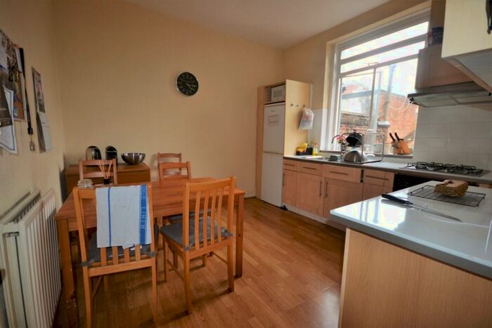4 Bedroom Flat To Rent In Pratt Street, Camden, NW1