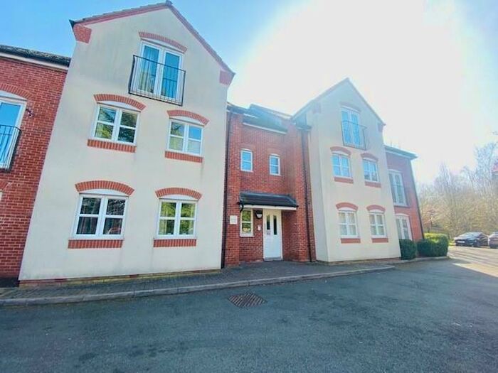 2 Bedroom Apartment To Rent In Quarry Court, Tamworth, Staffordshire, B77