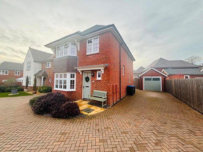 4 Bedroom Detached House For Sale In Goodwood Avenue, Parklands, Northampton, NN3