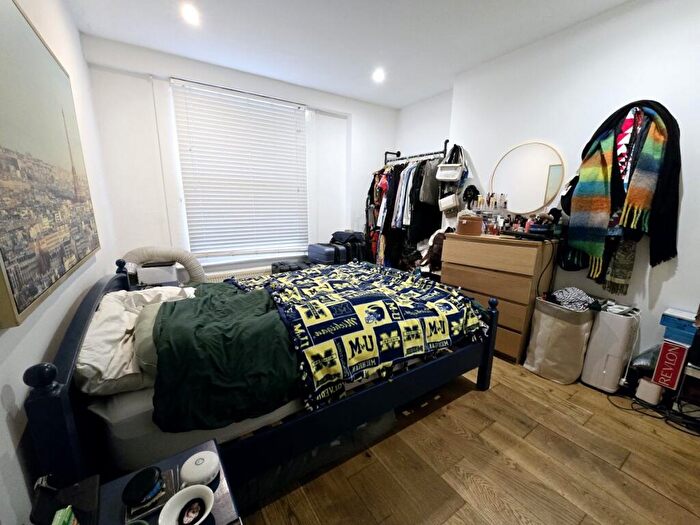2 Bedroom Flat To Rent In Hillmarton Road, N7