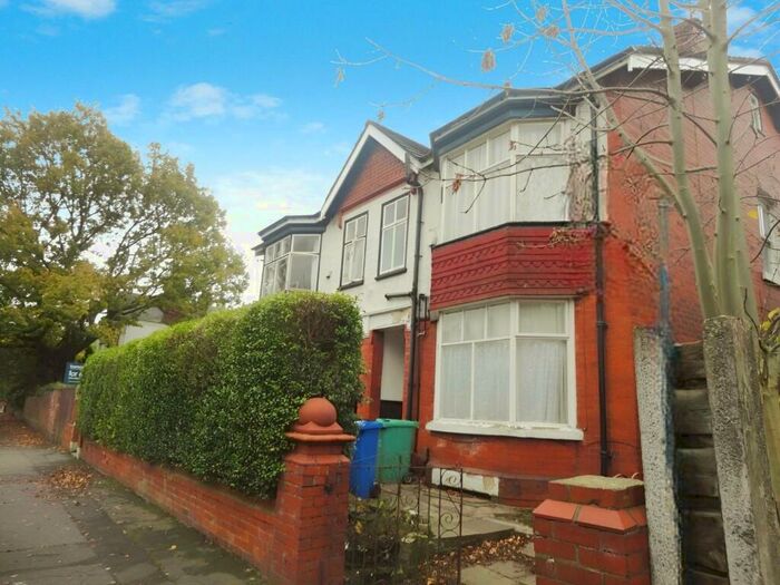 5 Bedroom Semi-Detached House To Rent In Whiteoak Road, Fallowfield, M14