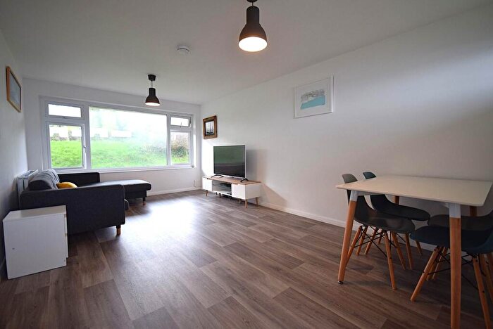 2 Bedroom Apartment To Rent In The Mount, Appledore, EX39