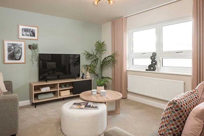 3 Bedroom End Of Terrace House For Sale In Inkersall Road, Chesterfield, Derbyshire, S43