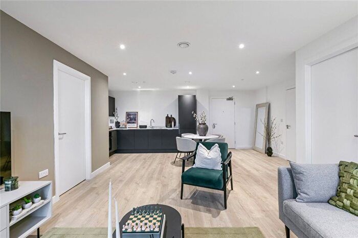 2 Bedroom Flat To Rent In Gaythorn Street, Salford, M5