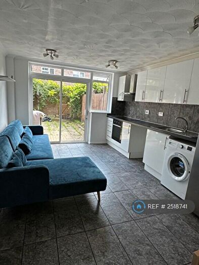 4 Bedroom Terraced House To Rent In Millfields Road, London, E5