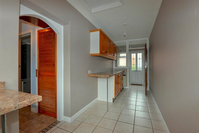 2 Bedroom End Of Terrace House To Rent In Berrydale Avenue, Bridgwater, TA6