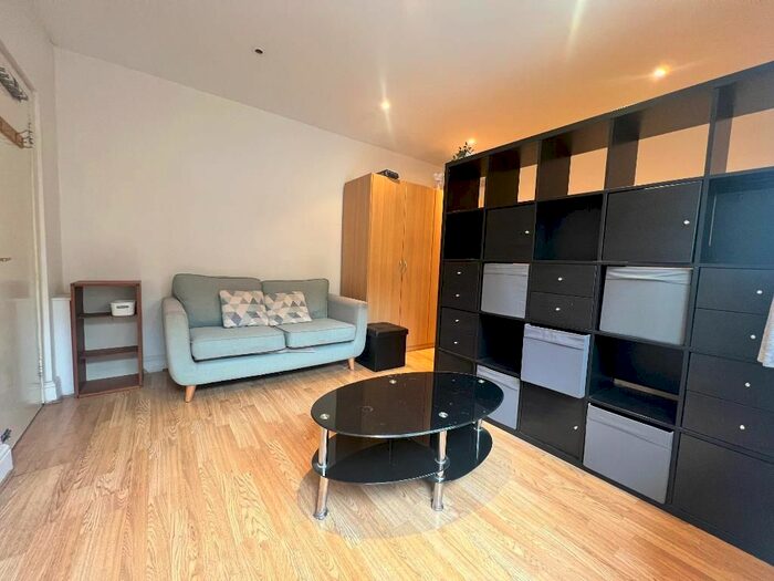 1 Bedroom Studio To Rent In Westway, East Acton, London, W12