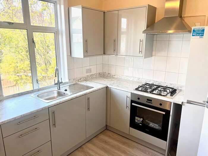 1 Bedroom Flat To Rent In Risingholme Road, Harrow Weald, Harrow, HA3