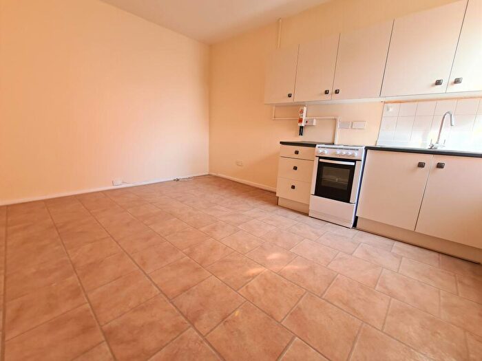 1 Bedroom Flat To Rent In Shirley Road, Southampton, Hampshire, SO15