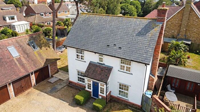 4 Bedroom Detached House For Sale In Chapman Fields, Cliffsend, Ramsgate, CT12