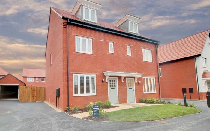 3 Bedroom Semi-Detached House To Rent In Pennyoak Drive, Saxongate, Leighton, Crewe CW1