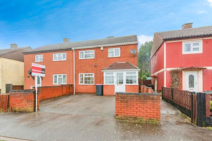 3 Bedroom Semi-Detached House For Sale In Dukes Road, Dordon, Tamworth, Warwickshire, B78