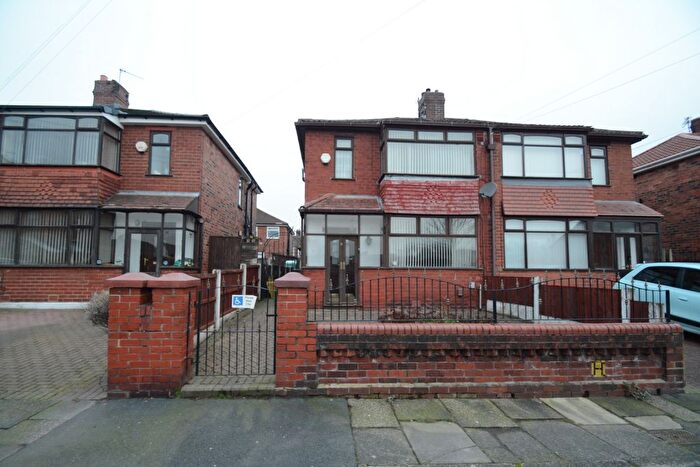 3 Bedroom Semi Detached House For Sale In Repton Avenue, Droylsden, M43