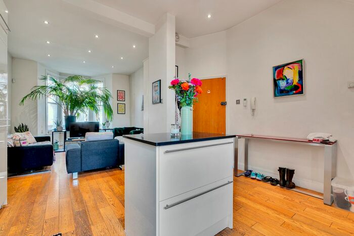 2 Bedroom Flat To Rent In Avenell Road, London, N5