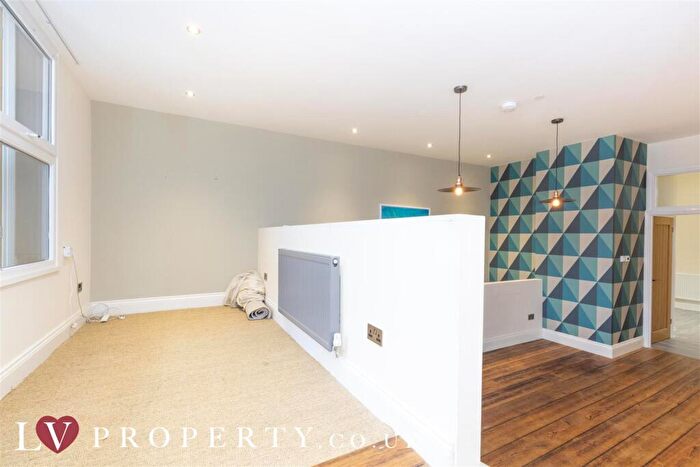 2 Bedroom Apartment To Rent In James Street, Jewellery Quarter, Birmingham, West Midlands, B3