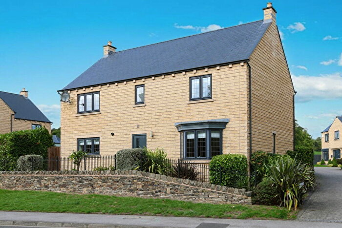 4 Bedroom Detached House For Sale In Watermill Court, Penistone, S36