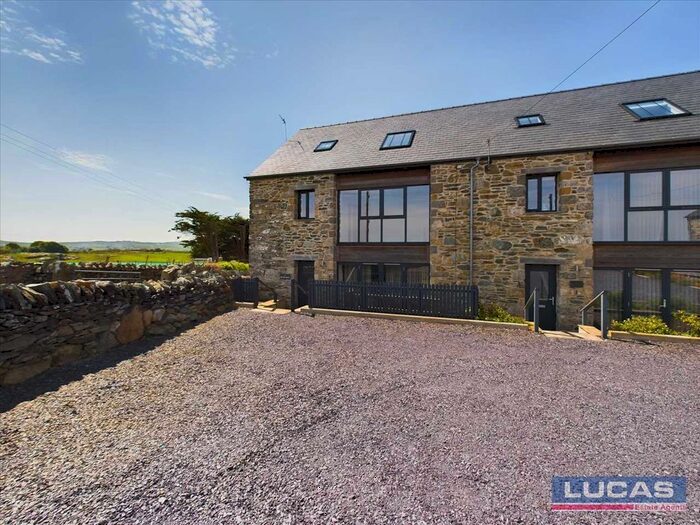 3 Bedroom Town House For Sale In Golygfa'r Moelrhoniaid, Llanfechell, Llanfechell, LL68