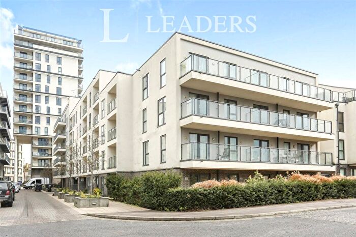 1 Bedroom Flat To Rent In Bradfield House, Bradfield Close, GU22