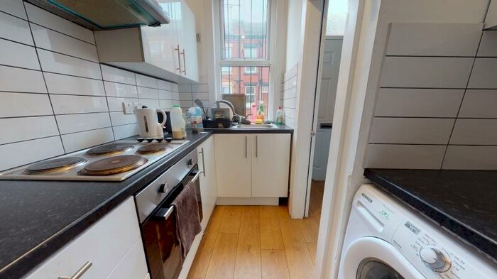 2 Bedroom Terraced House To Rent In Autumn Grove, Hyde Park, Leeds, LS6