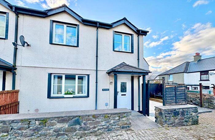 3 Bedroom House For Sale In Parry Road, Llanrwst, LL26